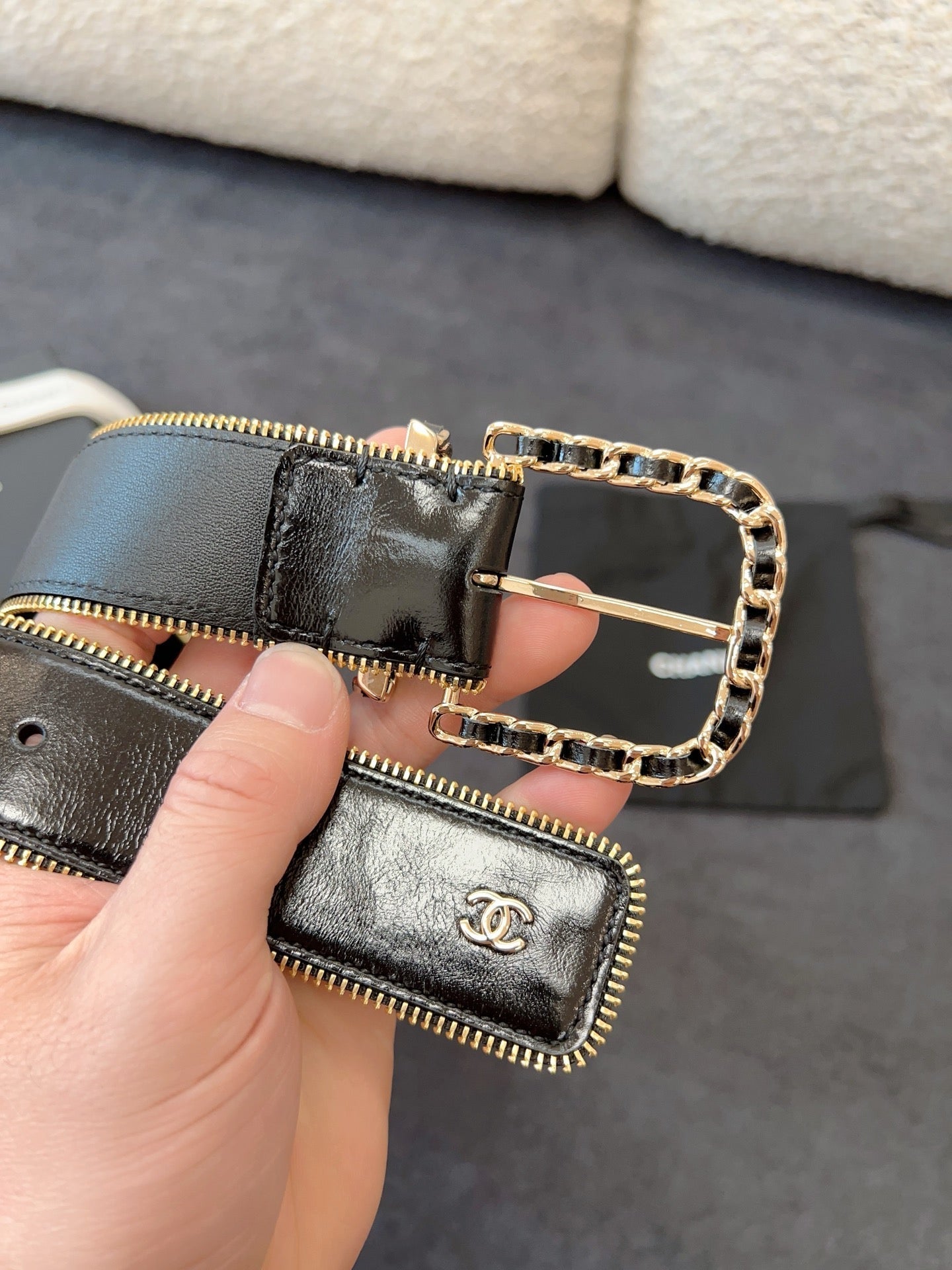 CHANEL BELT 40MM IN BLACK CALFSKIN WITH INTERWOVEN CHAIN BUCKLE ZIPPER IN TRIM GOLD HARDWARE