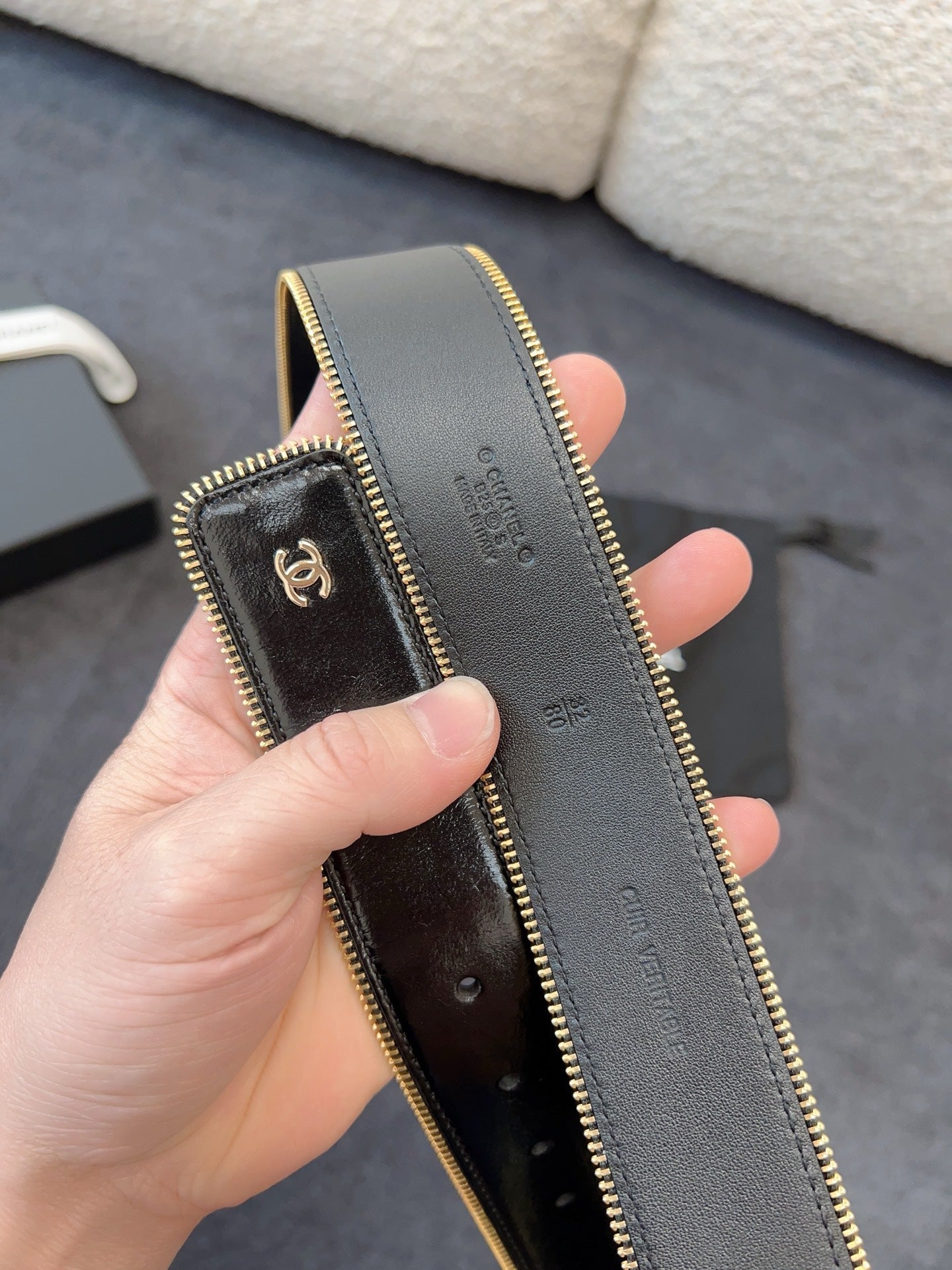 CHANEL BELT 40MM IN BLACK CALFSKIN WITH INTERWOVEN CHAIN BUCKLE ZIPPER IN TRIM GOLD HARDWARE
