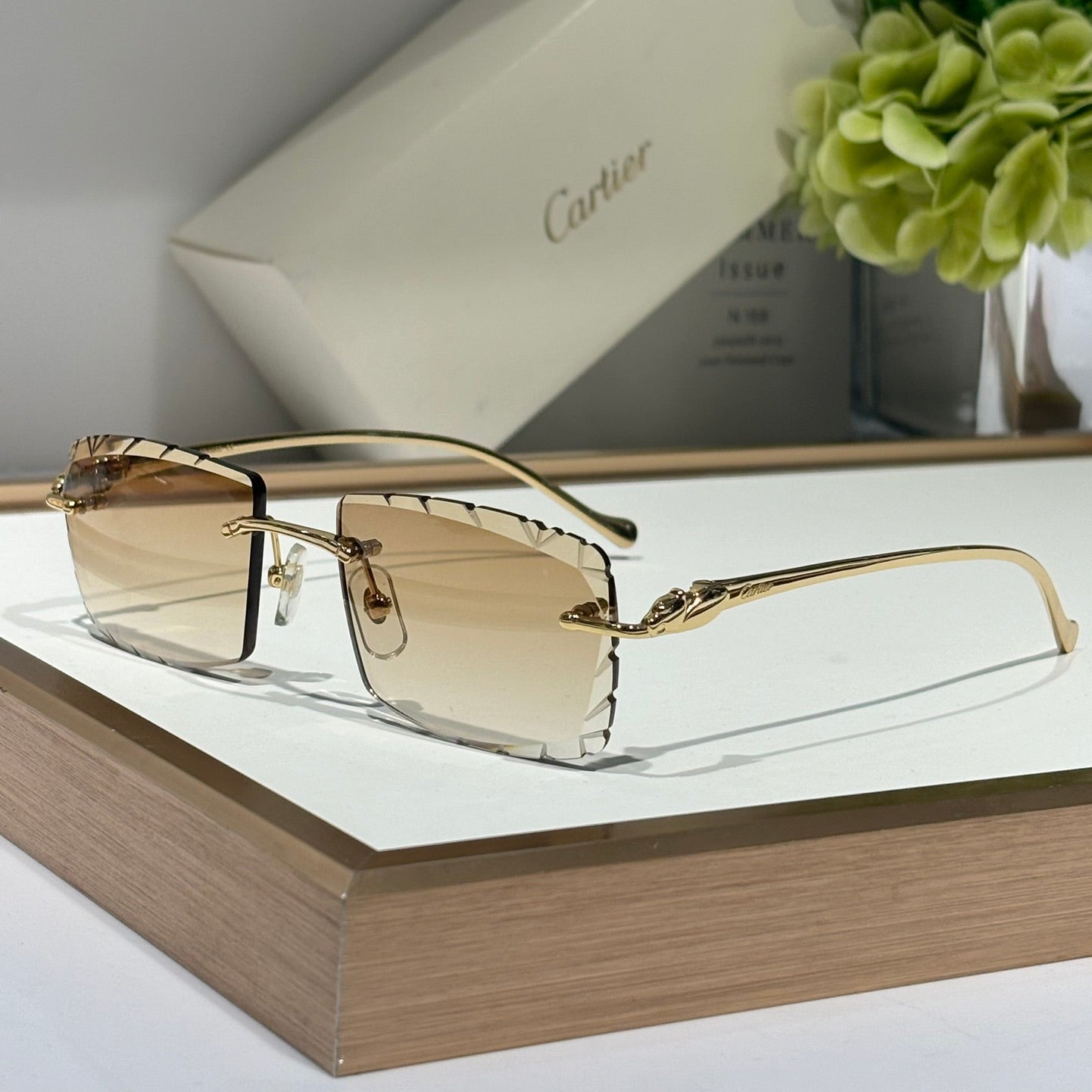 CARTIER PANTHÈRE RECTANGULAR FRAME SUNGLASSES 563590 IN METAL