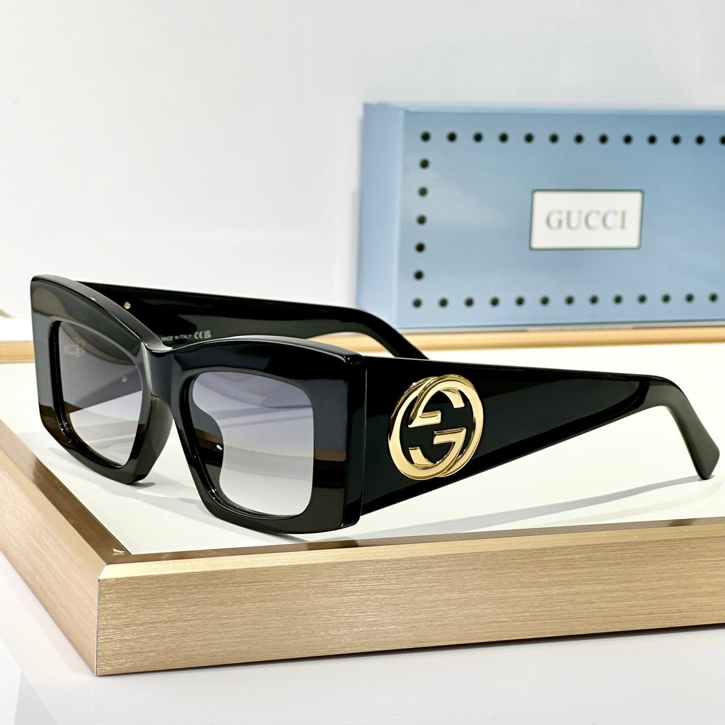 GUCCI RECTANGULAR FRAME SUNGLASSES GG1842S IN ACETATE