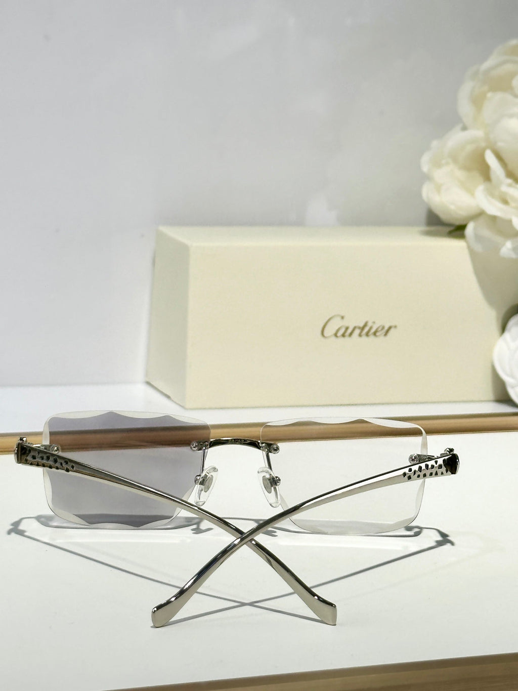 CARTIER PANTHÈRE PHOTOCHROMIC LENSES RIMLESS SQUARE FRAME SUNGLASSES 580911 IN METAL