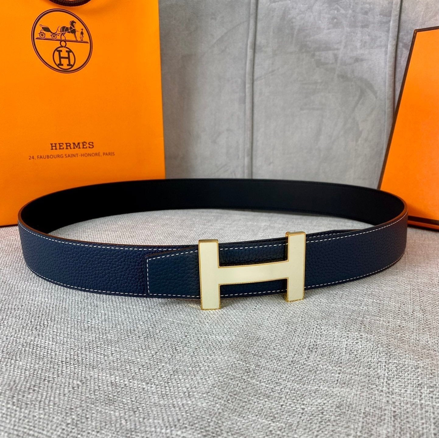 HERMES CONSTANCE BELT BUCKLE & REVERSIBLE NAVY BLUE LEATHER STRAP 38MM GOLD HARDWARE