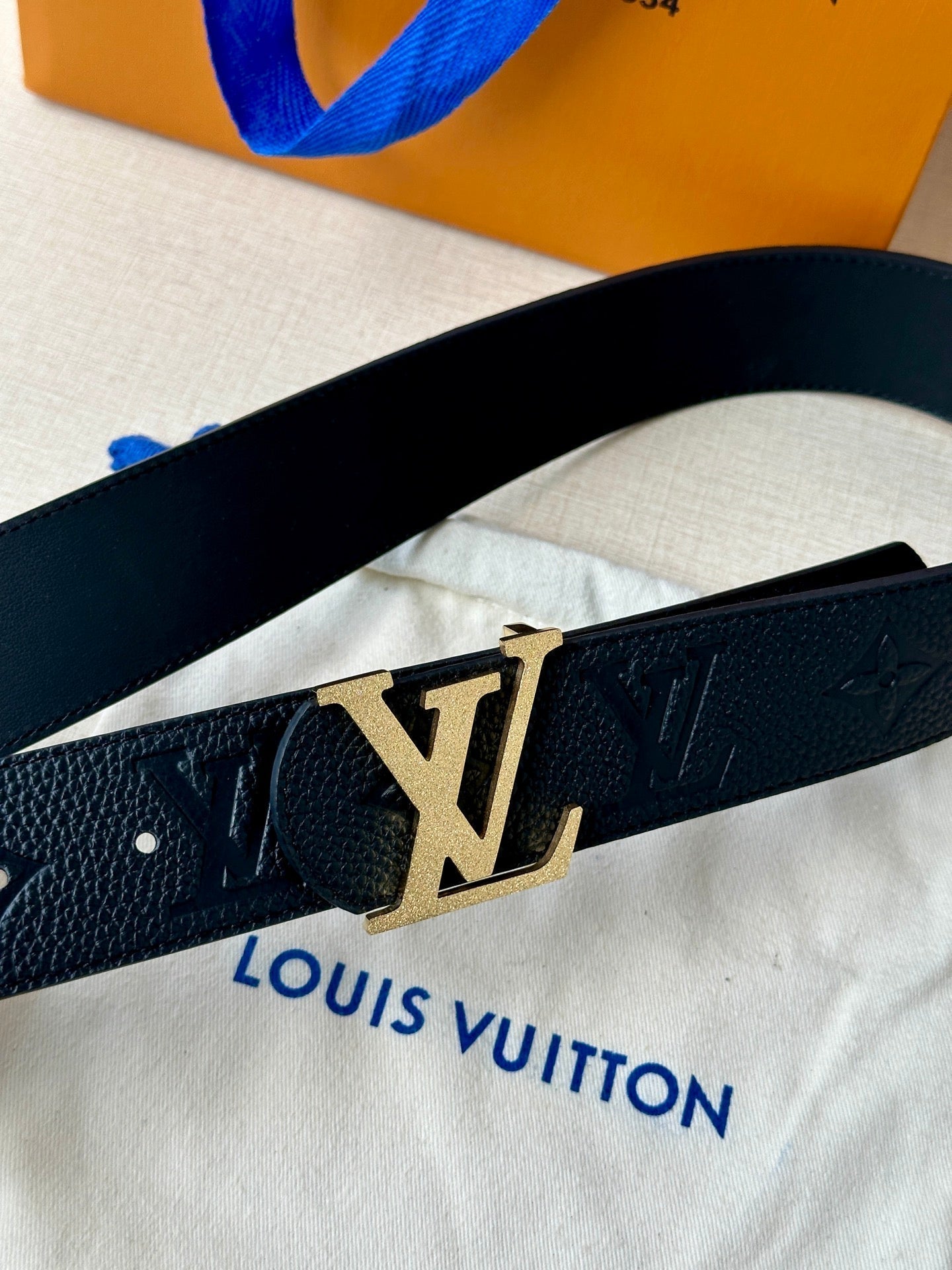 LOUIS VUITTON LV 25S BELT 40 MM IN BLACK CALFSKIN WITH GOLD HARDWARE 593267