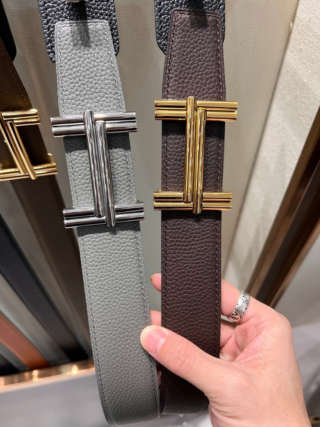 HERMES TRAVERSE BELT BUCKLE & REVERSIBLE CHOCOLATE BROWN AND BLACK LEATHER STRAP 38 MM GOLD HARDWARE
