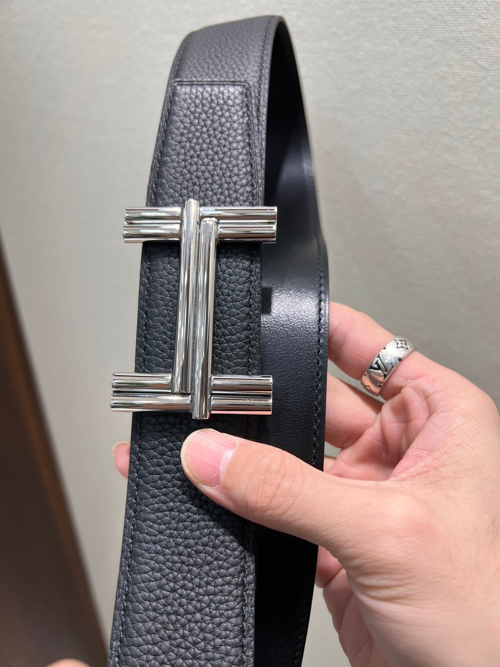 HERMES TRAVERSE BELT BUCKLE & REVERSIBLE BLACK LEATHER STRAP 38 MM SILVER HARDWARE