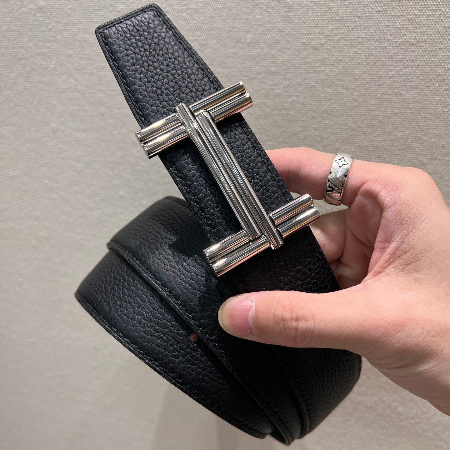 HERMES TRAVERSE BELT BUCKLE & REVERSIBLE BLACK LEATHER STRAP 38 MM SILVER HARDWARE