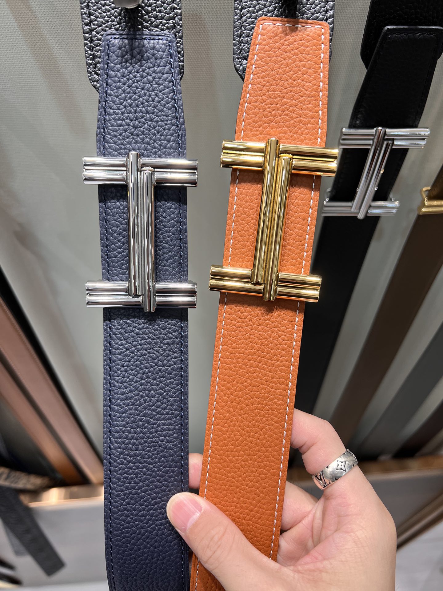 HERMES TRAVERSE BELT BUCKLE & REVERSIBLE NAVY BLUE LEATHER STRAP 38 MM SILVER HARDWARE