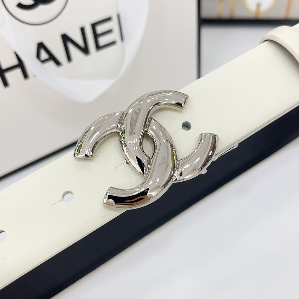 CHANEL DOUBLE C BELT 30MM IN WHITE CALFSKIN WITH SHINY SILVER BUCKLE