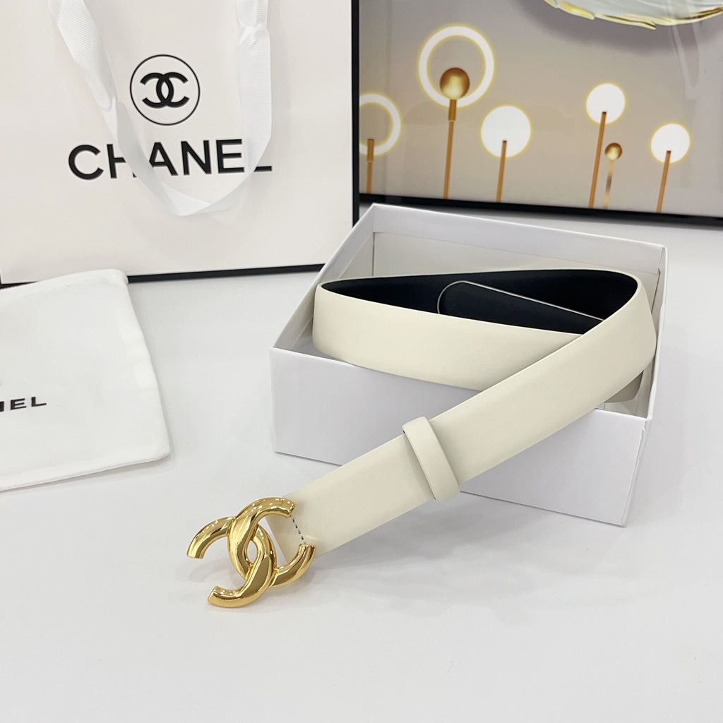 CHANEL DOUBLE C BELT 30MM IN WHITE CALFSKIN WITH SHINY GOLD BUCKLE