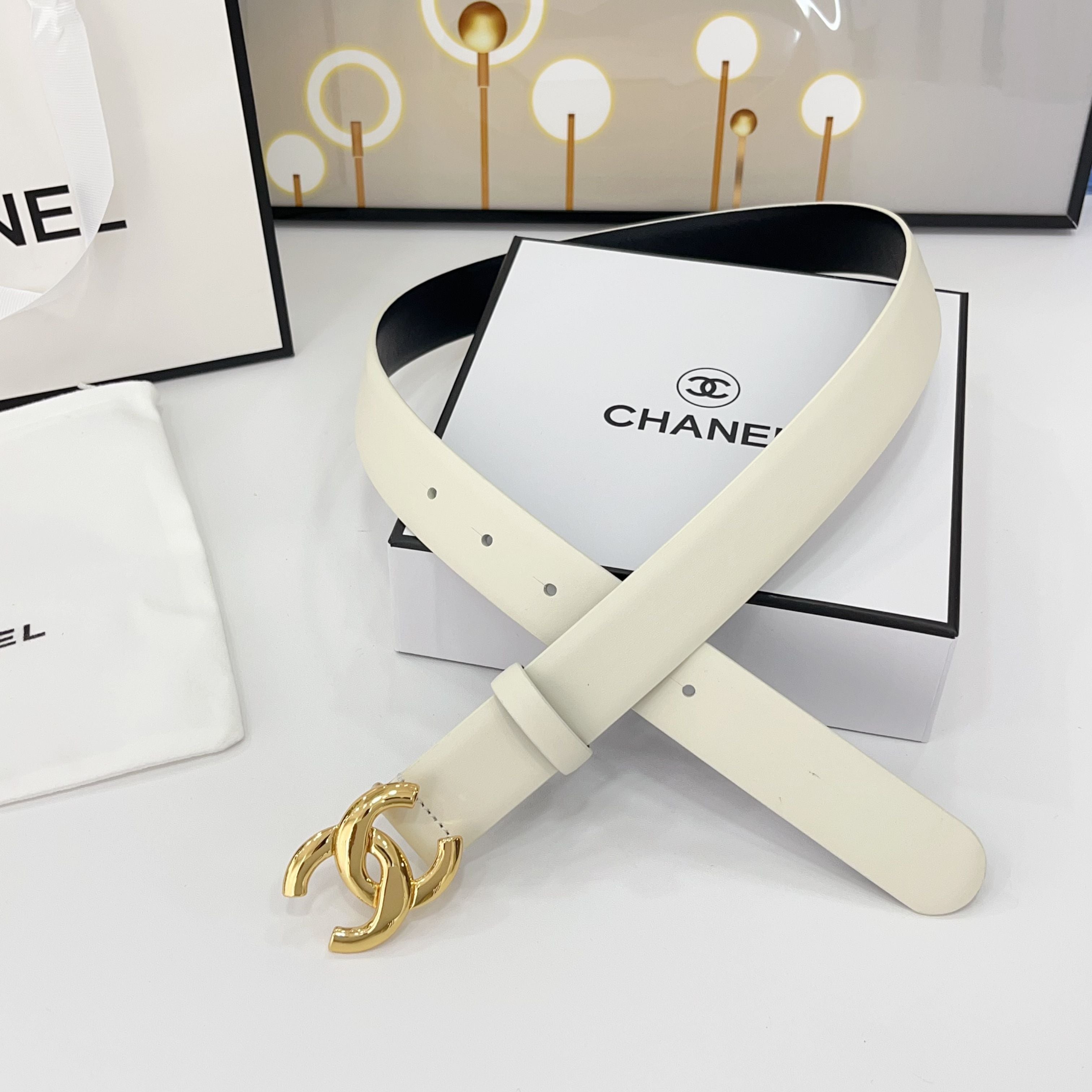 CHANEL DOUBLE C BELT 30MM IN WHITE CALFSKIN WITH SHINY GOLD BUCKLE