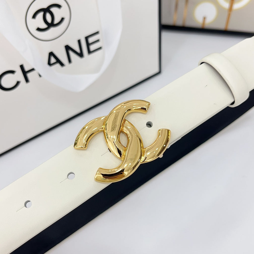CHANEL DOUBLE C BELT 30MM IN WHITE CALFSKIN WITH SHINY GOLD BUCKLE