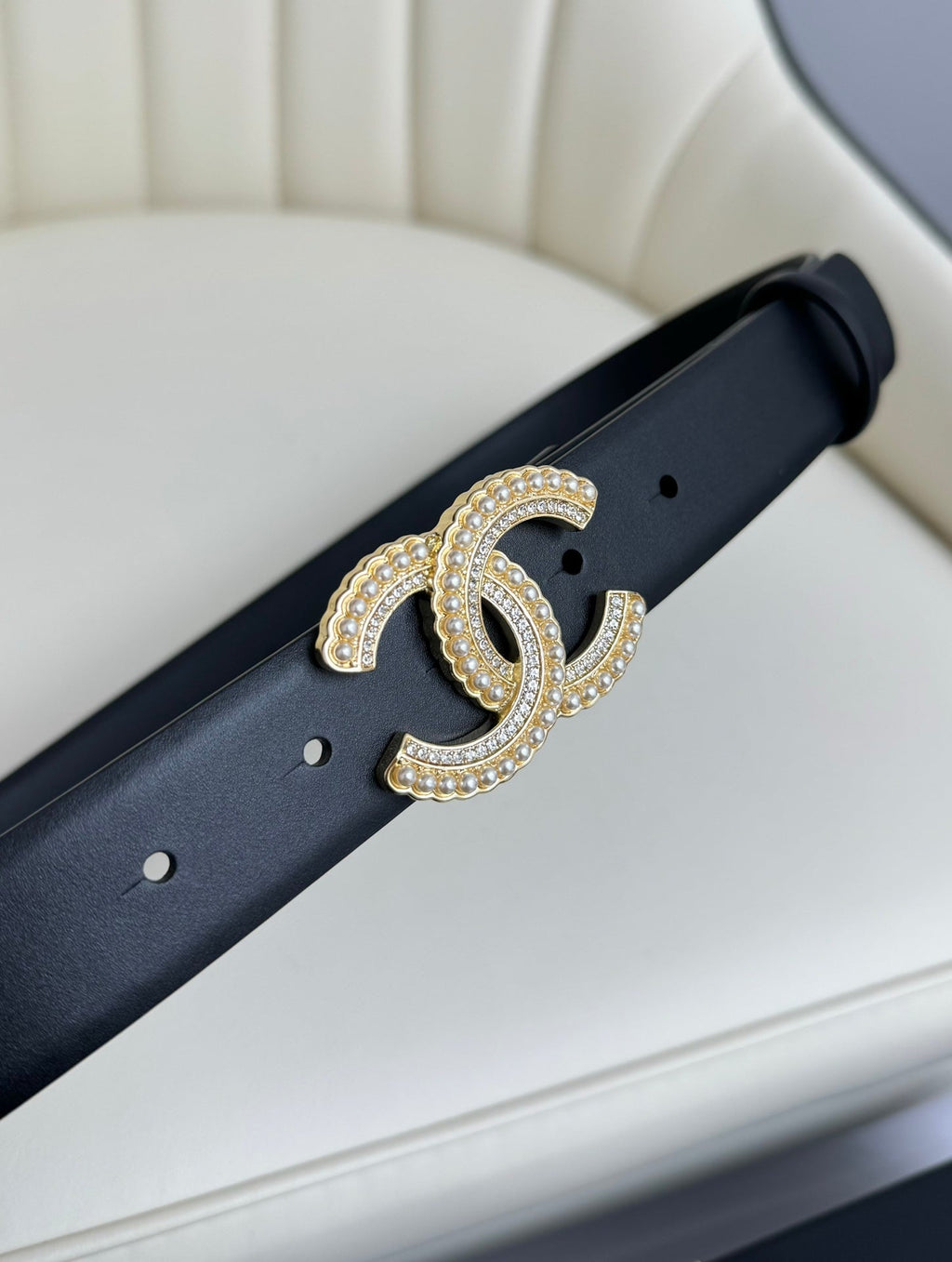 CHANEL BELT 30MM IN BLACK SMOOTH CALFSKIN GOLD HARDWARE ATTACH PEARLS