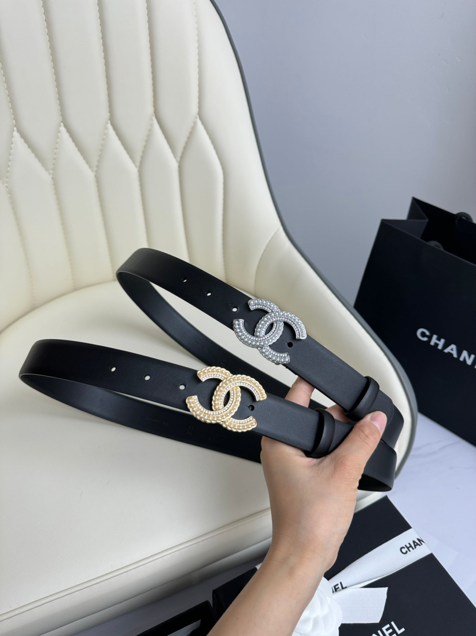 CHANEL BELT 30MM IN BLACK SMOOTH CALFSKIN GOLD HARDWARE ATTACH PEARLS