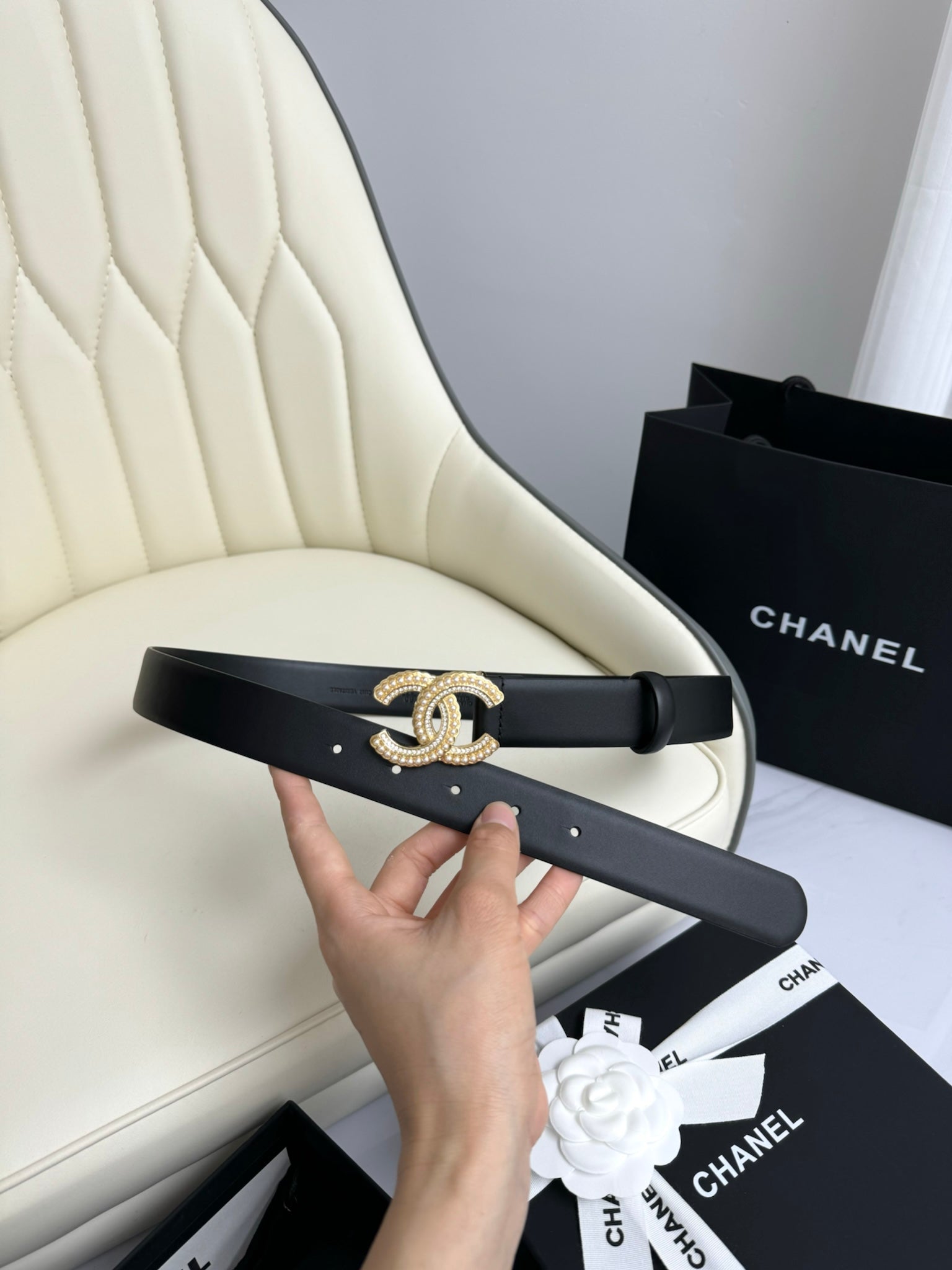CHANEL BELT 30MM IN BLACK SMOOTH CALFSKIN GOLD HARDWARE ATTACH PEARLS
