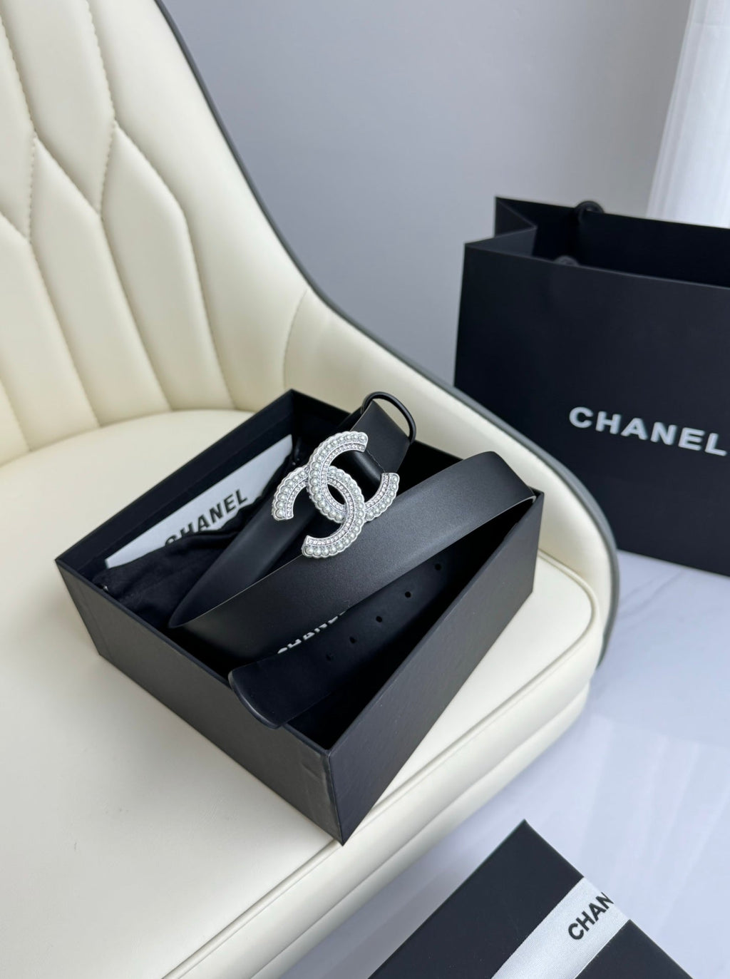 CHANEL BELT 30MM IN BLACK SMOOTH CALFSKIN SILVER HARDWARE ATTACH PEARLS