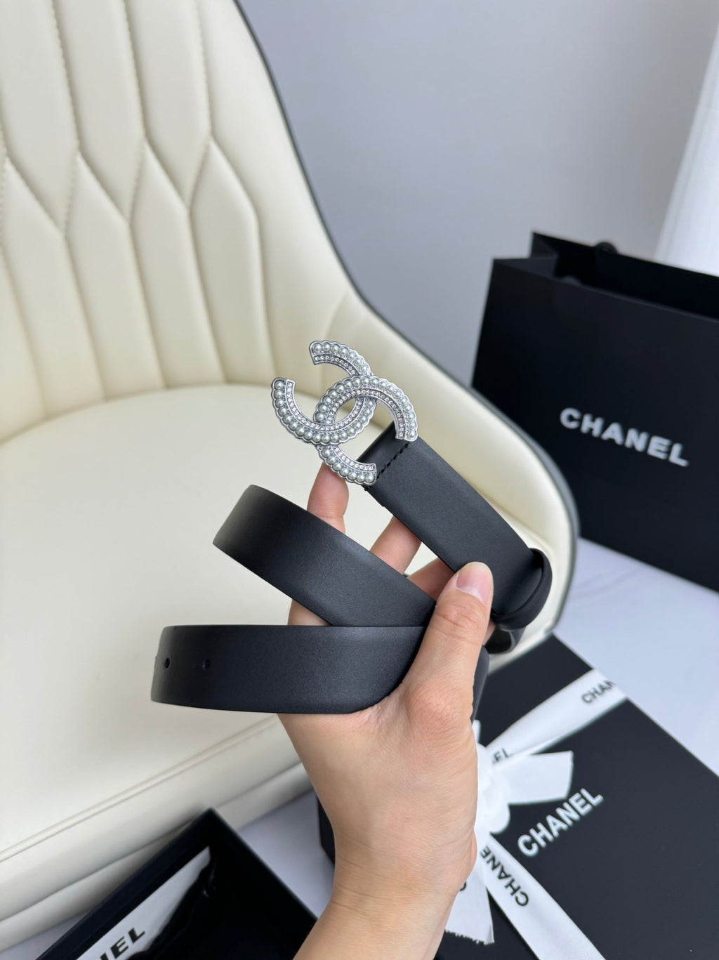 CHANEL BELT 30MM IN BLACK SMOOTH CALFSKIN SILVER HARDWARE ATTACH PEARLS
