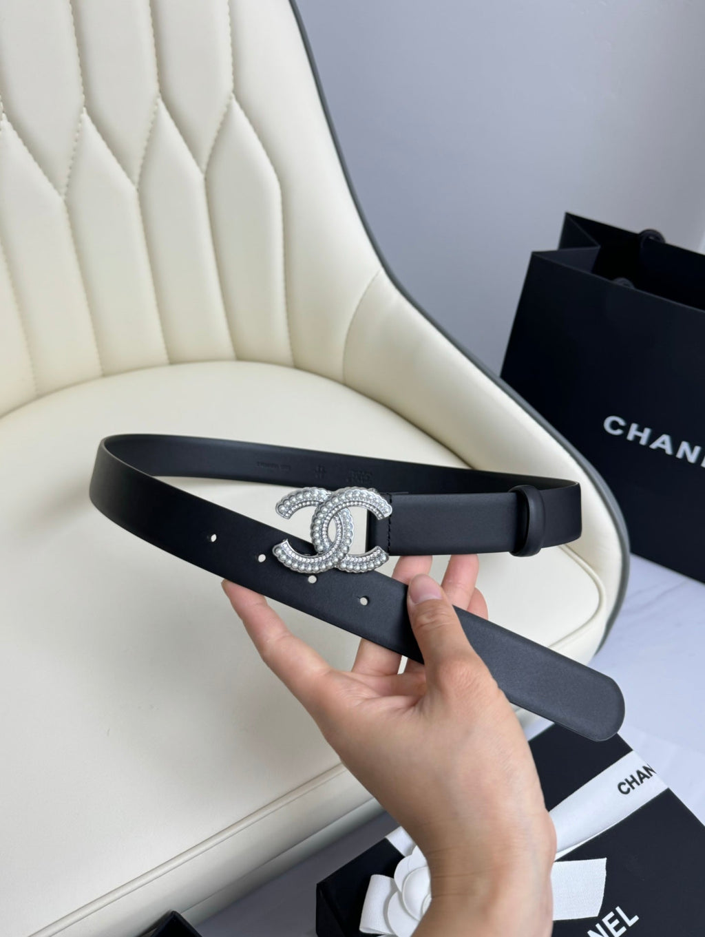 CHANEL BELT 30MM IN BLACK SMOOTH CALFSKIN SILVER HARDWARE ATTACH PEARLS