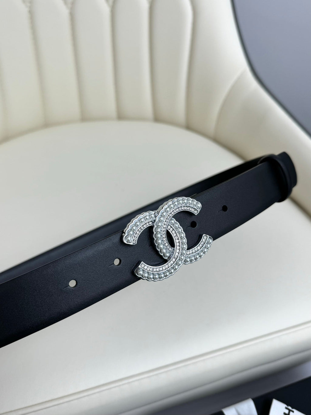 CHANEL BELT 30MM IN BLACK SMOOTH CALFSKIN SILVER HARDWARE ATTACH PEARLS