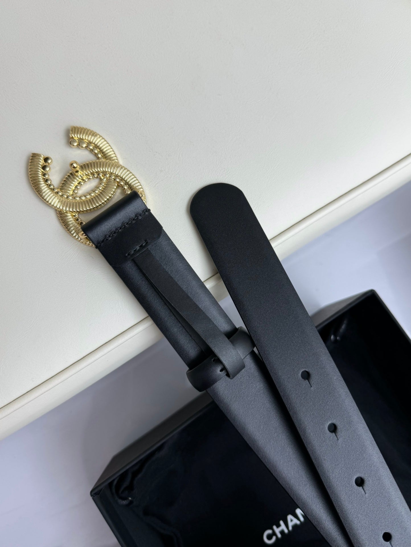 CHANEL BELT 30MM IN BLACK SMOOTH CALFSKIN GOLD HARDWARE ATTACH RHINSTONE