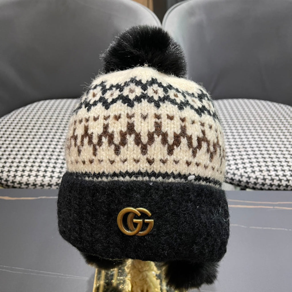 GUCCI BEANIE HAT IN COLORFUL WOOL 394006