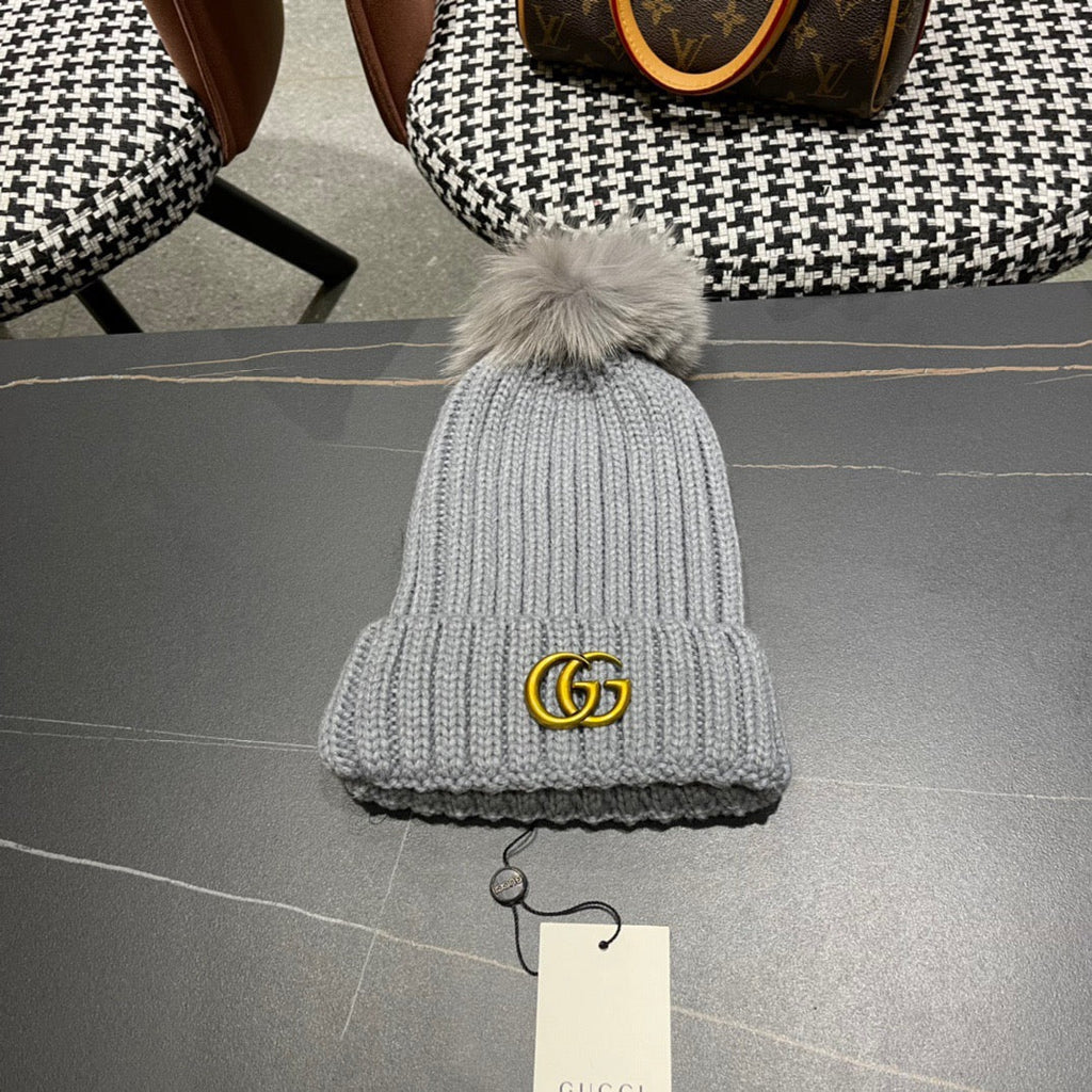GUCCI BEANIE HAT IN DOVE GRAY WOOL 403395