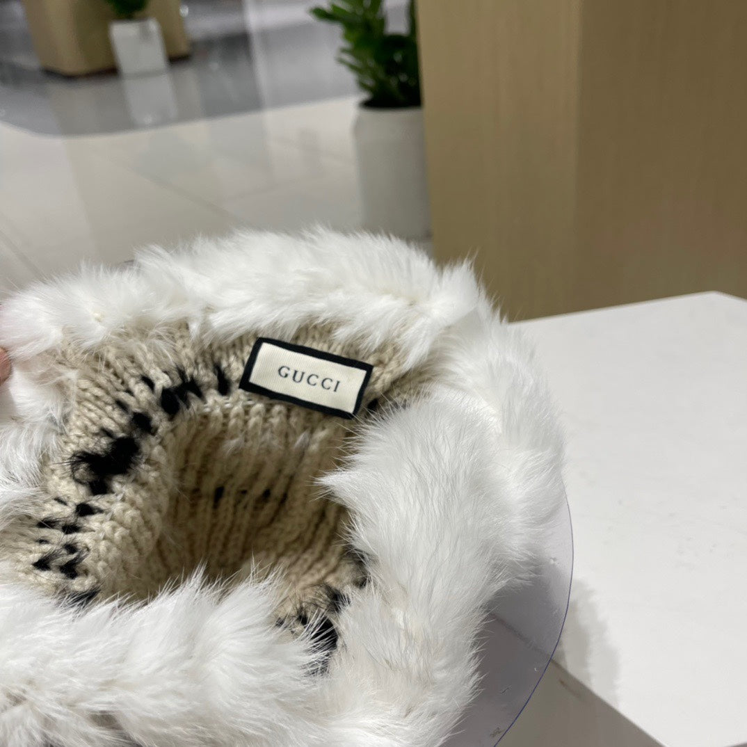 GUCCI BUCKET HAT IN BLACK MIX WHITE FLEECE 412798