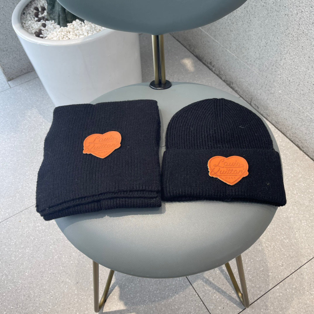 LOUIS VUITTON SET SCARF AND HAT IN BLACK WOOL 414794