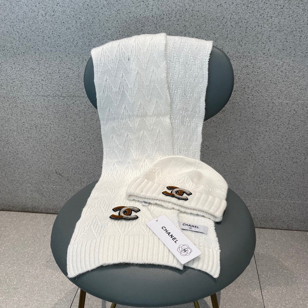 CHANEL SET HAT AND SCARF IN WHITE WOOL 420824