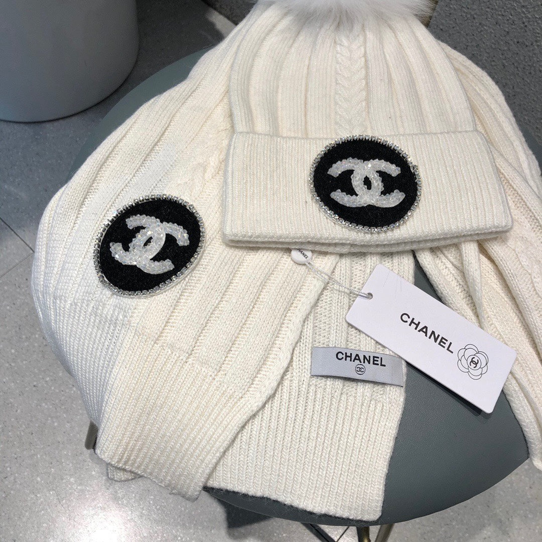 CHANEL SET BEANIE HAT AND SCARF IN WHITE WOOL 424023