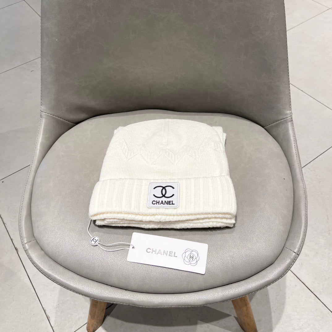 CHANEL SET BEANIE HAT AND SCARF WHITE 427885