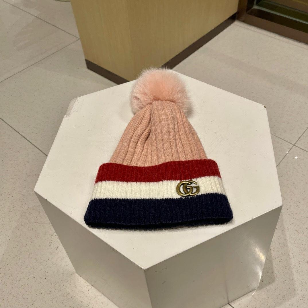 GUCCI BEANIE HAT IN COLORFUL WOOL 434723