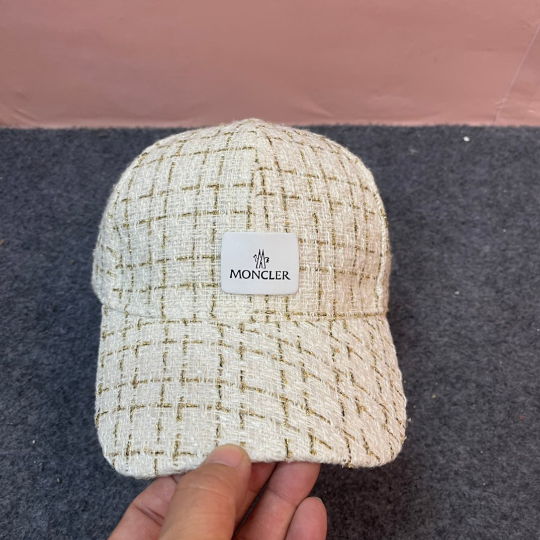 MONCLER BASEBALL CAP IN BEIGE CREAM TWEED 437707