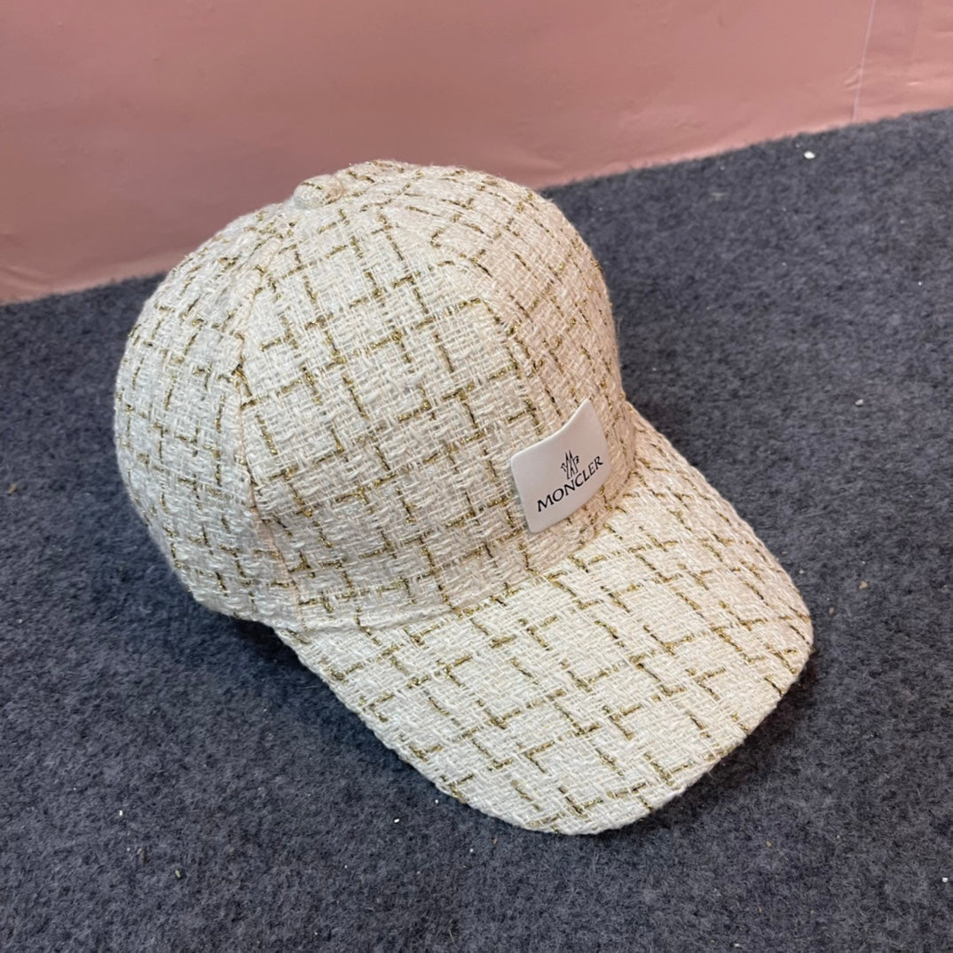 MONCLER BASEBALL CAP IN BEIGE CREAM TWEED 437707