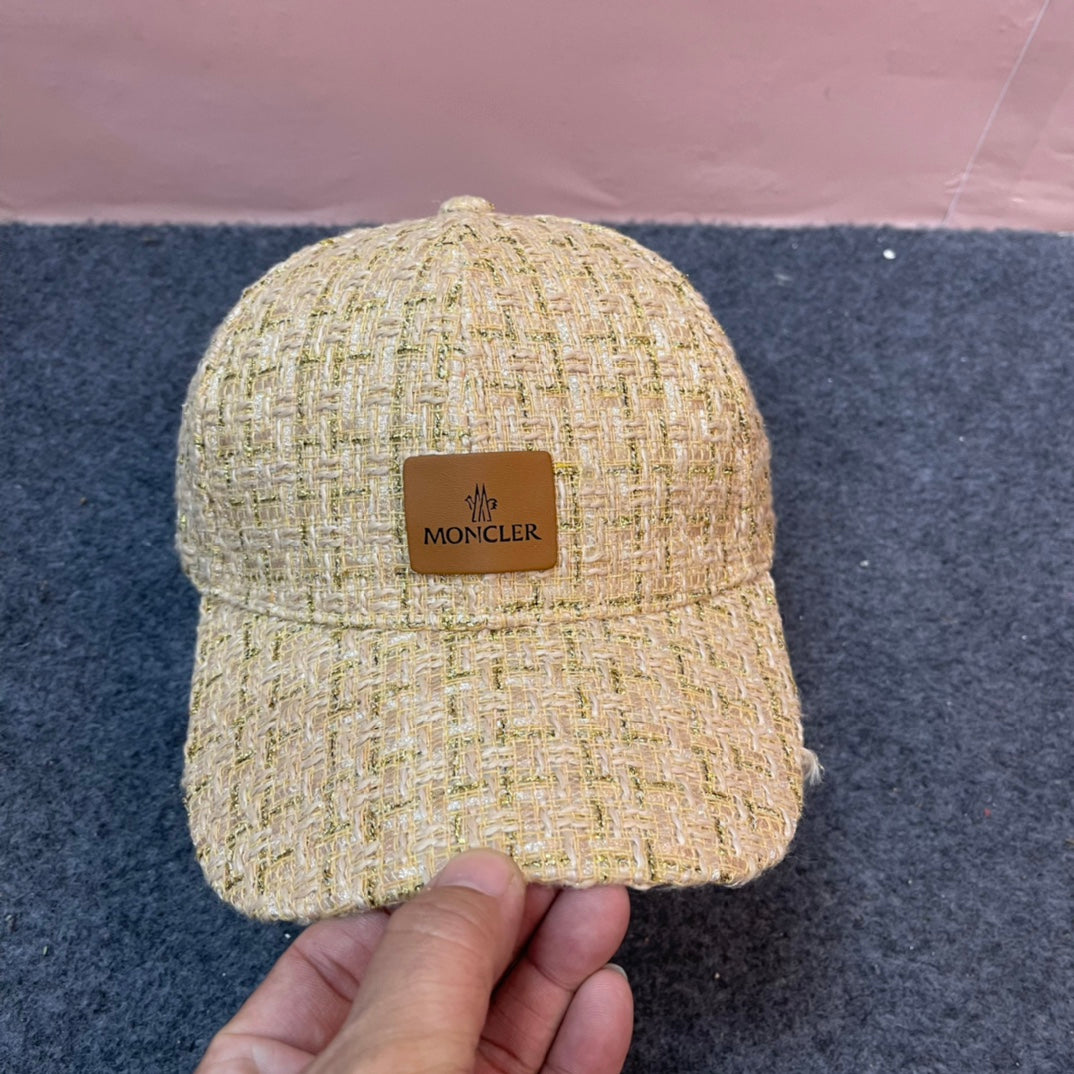 MONCLER BASEBALL CAP IN SAND YELLOW TWEED 437708