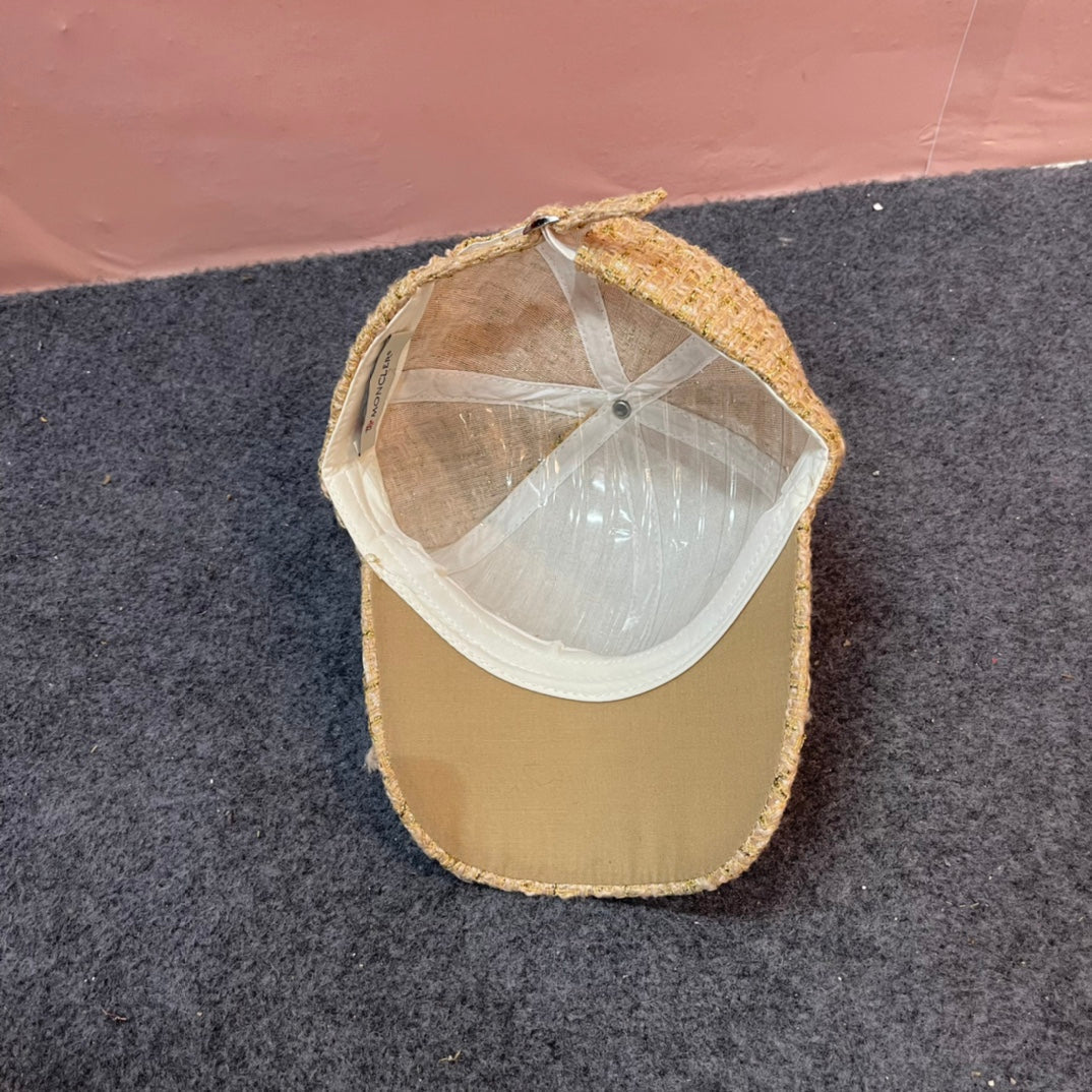 MONCLER BASEBALL CAP IN SAND YELLOW TWEED 437708