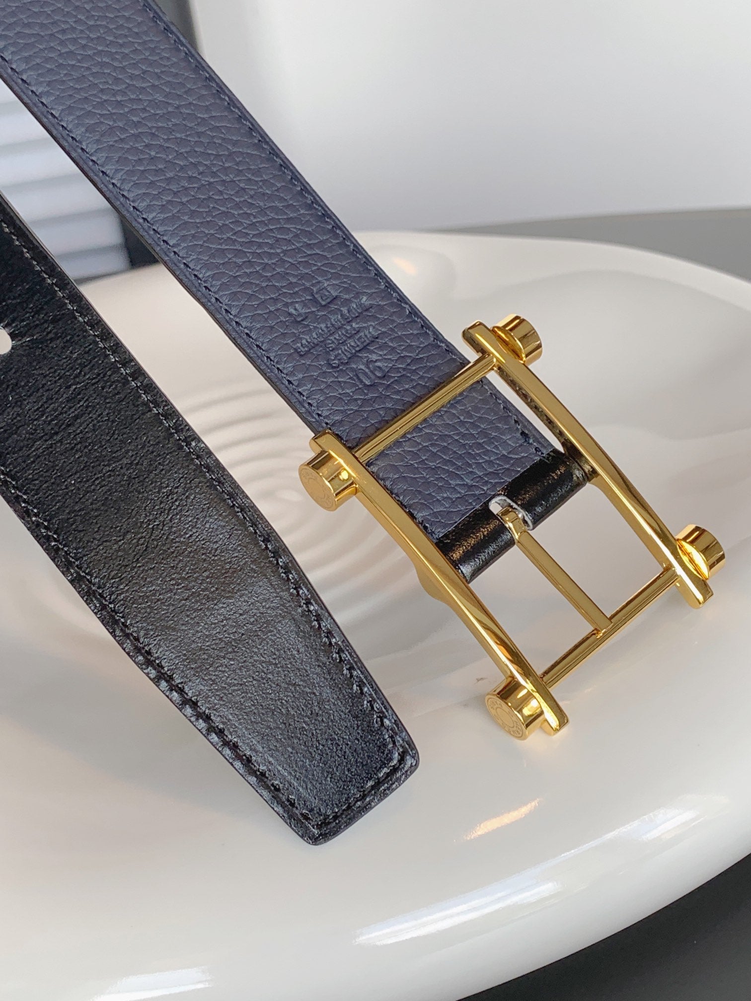 HERMES REVERSIBLE NAVY BLUE LEATHER STRAP 32 MM GOLD HARDWARE