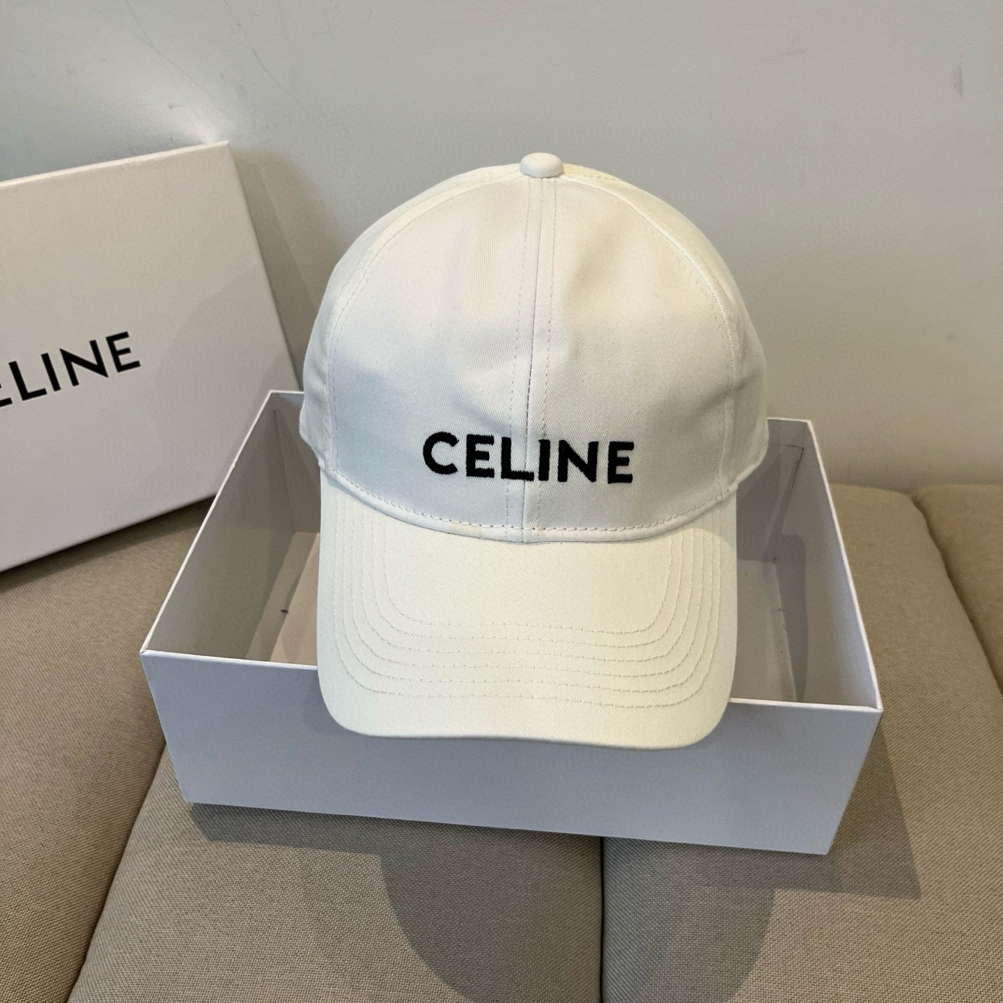 CELINE BASEBALL CAP MODEL 650192 IN WHITE FABRIC