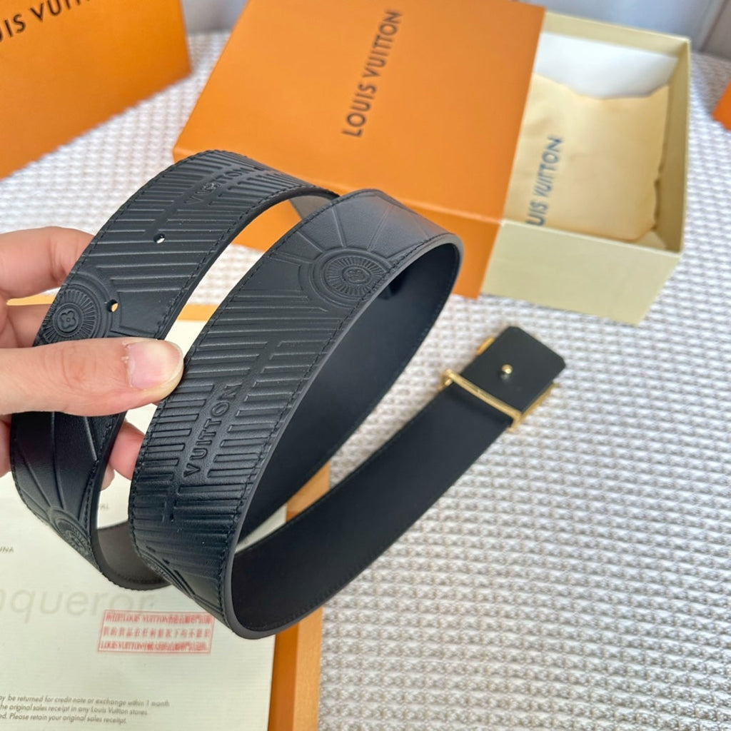 LOUIS VUITTON LV 25S BELT 40 MM IN BLACK CALFSKIN 593225