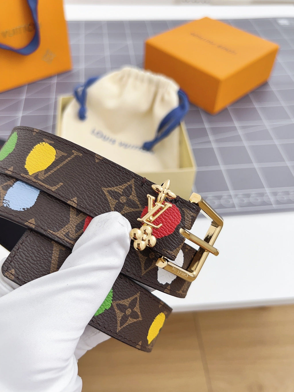 LOUIS VUITTON LV BLOOM 30 MM IN COLORFUL MONOGRAM CALFSKIN GOLD HARDWARE
