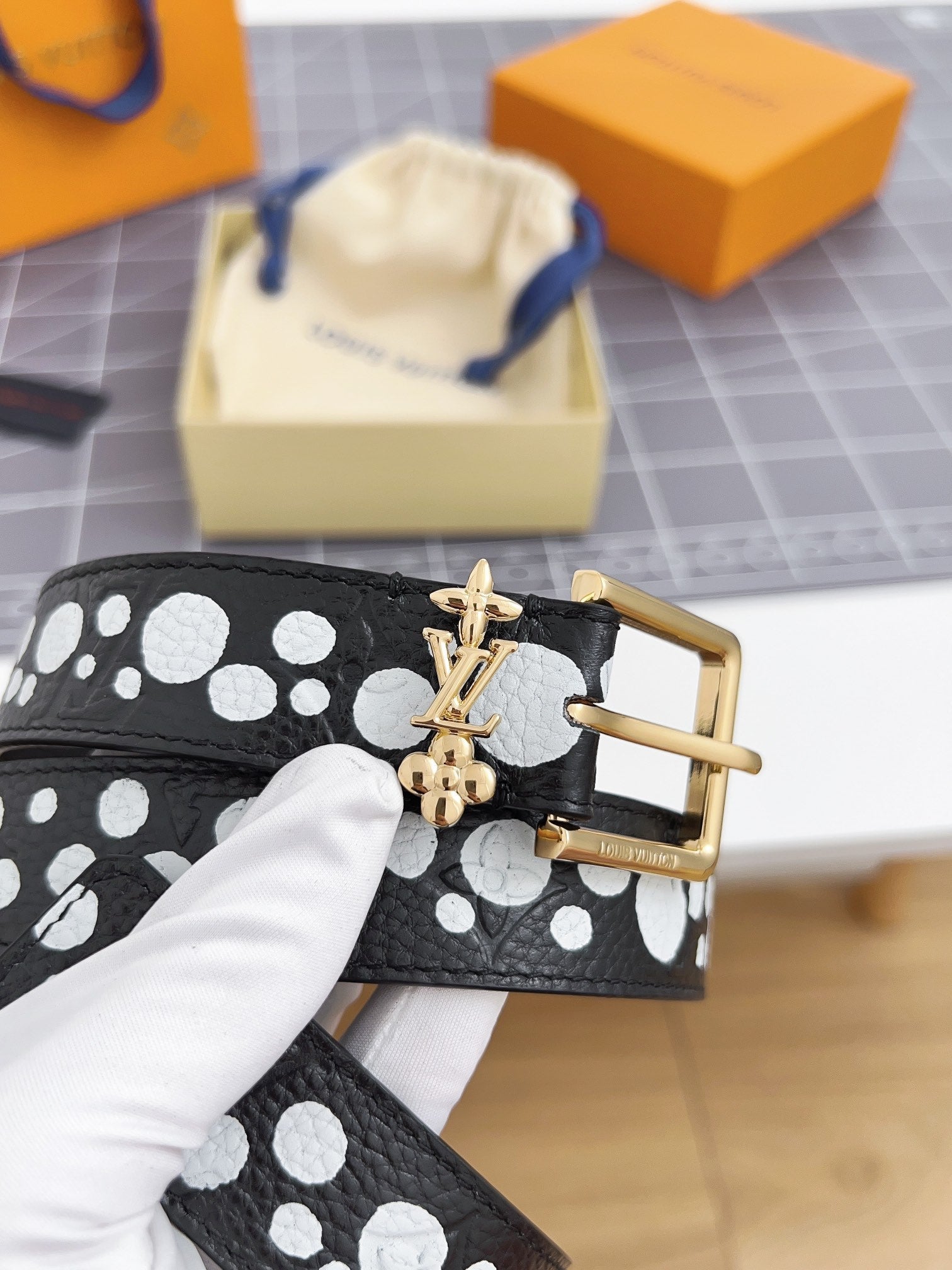 LOUIS VUITTON LV Bloom 30mm Belt Gold Buckle Black White Leather