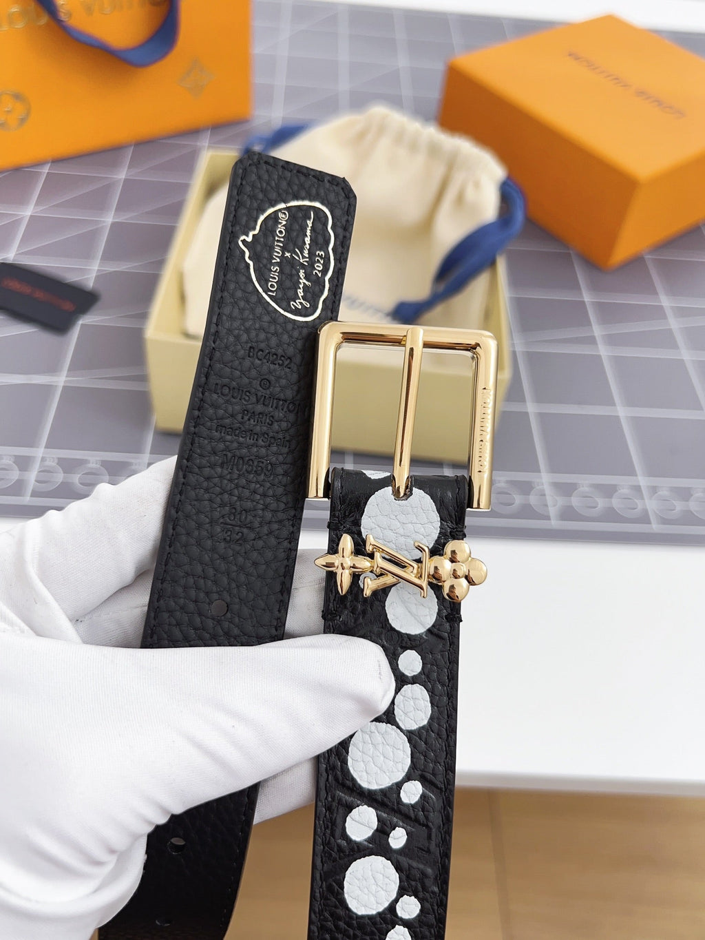 LOUIS VUITTON LV Bloom 30mm Belt Gold Buckle Black White Leather