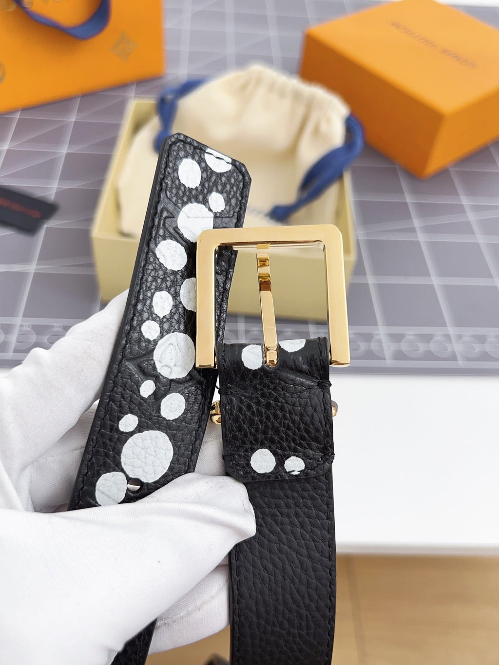LOUIS VUITTON LV Bloom 30mm Belt Gold Buckle Black White Leather