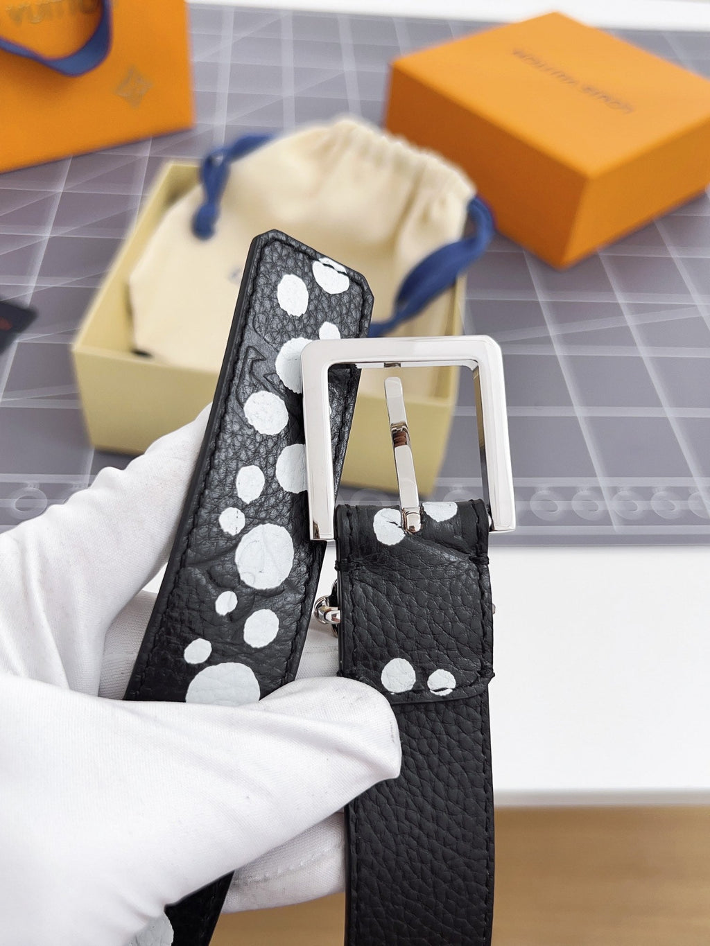 LOUIS VUITTON LV Bloom 30mm Belt Silver Buckle Black White Leather