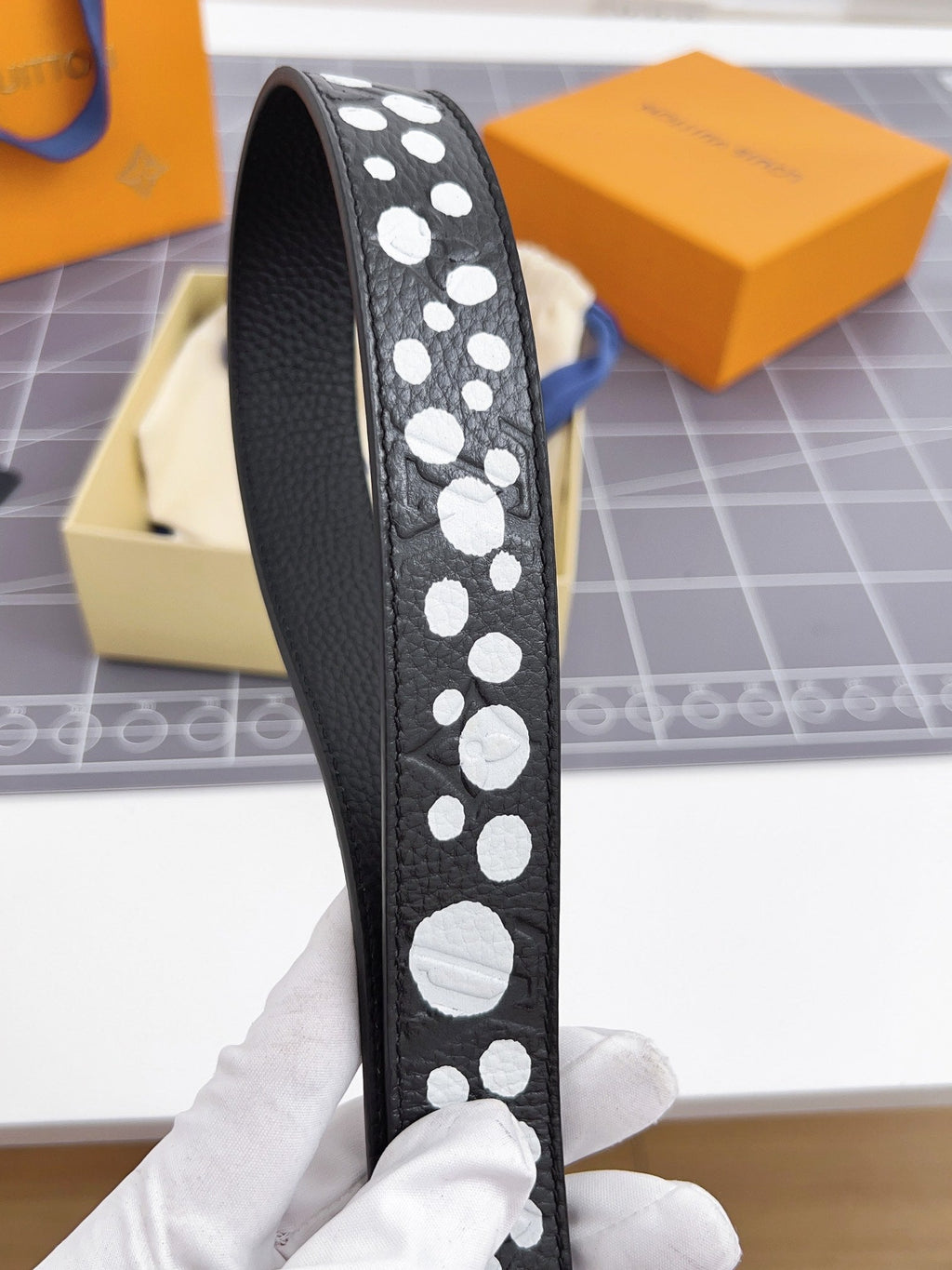 LOUIS VUITTON LV Bloom 30mm Belt Silver Buckle Black White Leather