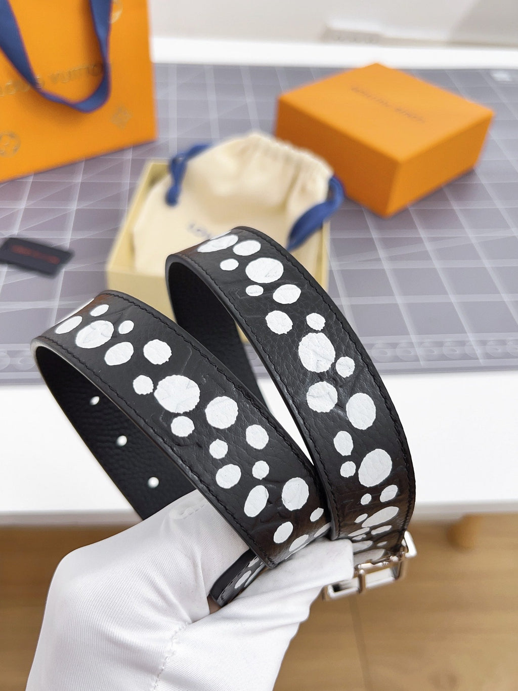 LOUIS VUITTON LV Bloom 30mm Belt Silver Buckle Black White Leather