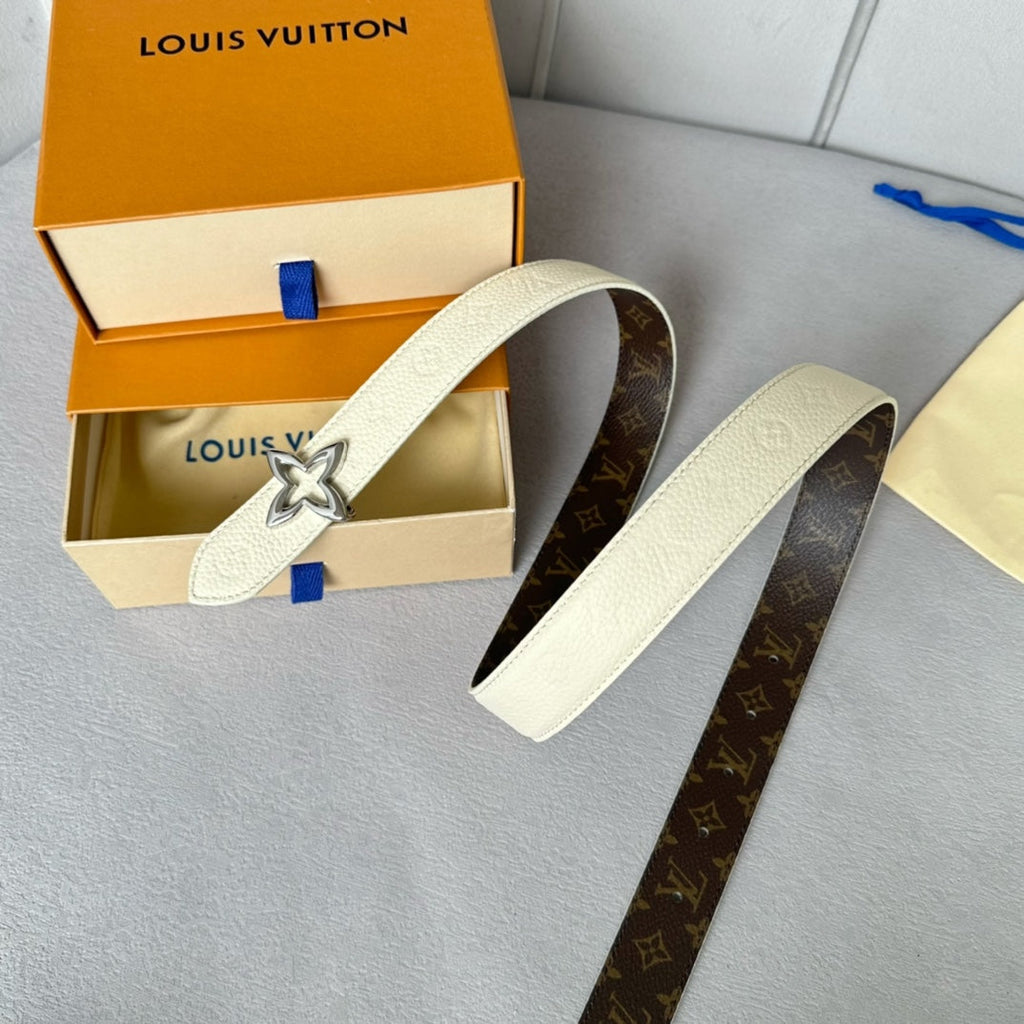 LOUIS VUITTON LV  MINI FLOWERGRAM 30MM REVERSIBLE BELT IN WHITE EMBOSSED CALFSKIN SILVER HARDWARE
