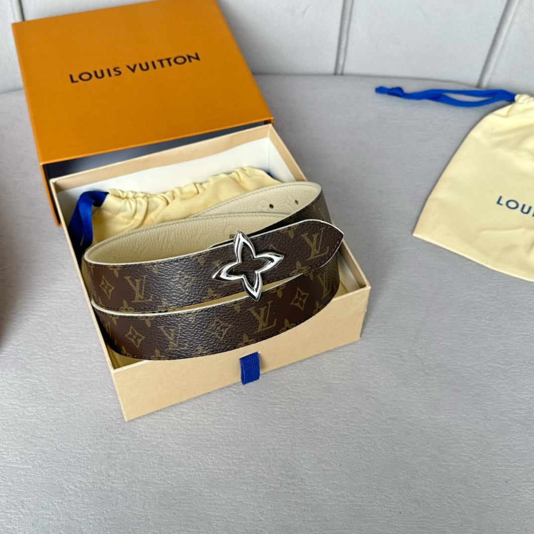 LOUIS VUITTON LV  MINI FLOWERGRAM 30MM REVERSIBLE BELT IN WHITE EMBOSSED CALFSKIN SILVER HARDWARE