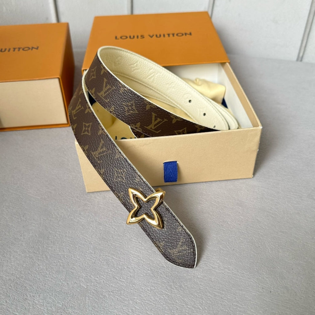LOUIS VUITTON LV  MINI FLOWERGRAM 30MM REVERSIBLE BELT IN WHITE EMBOSSED CALFSKIN GOLD HARDWARE