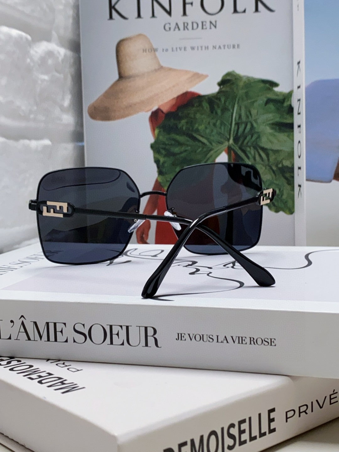 FENDI OVERSIZED BAGUETTE SQUARE FRAME SUNGLASSES 562043 IN METAL