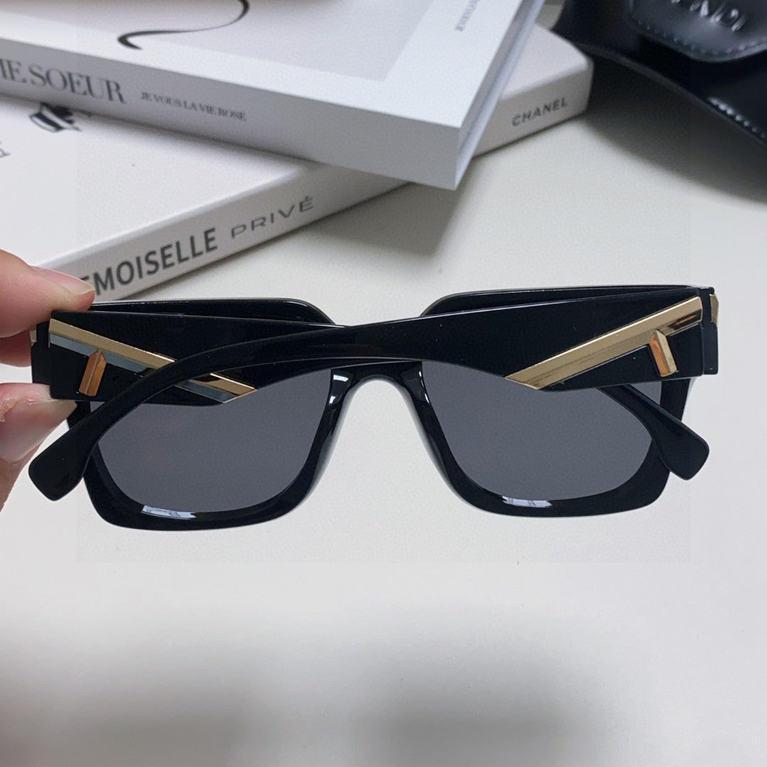 FENDI ROMA SQUARE FRAME SUNGLASSES 557153 IN ACETATE